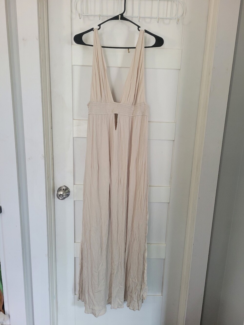 Forever 21 Cream Plunging V-Neck Maxi Dress